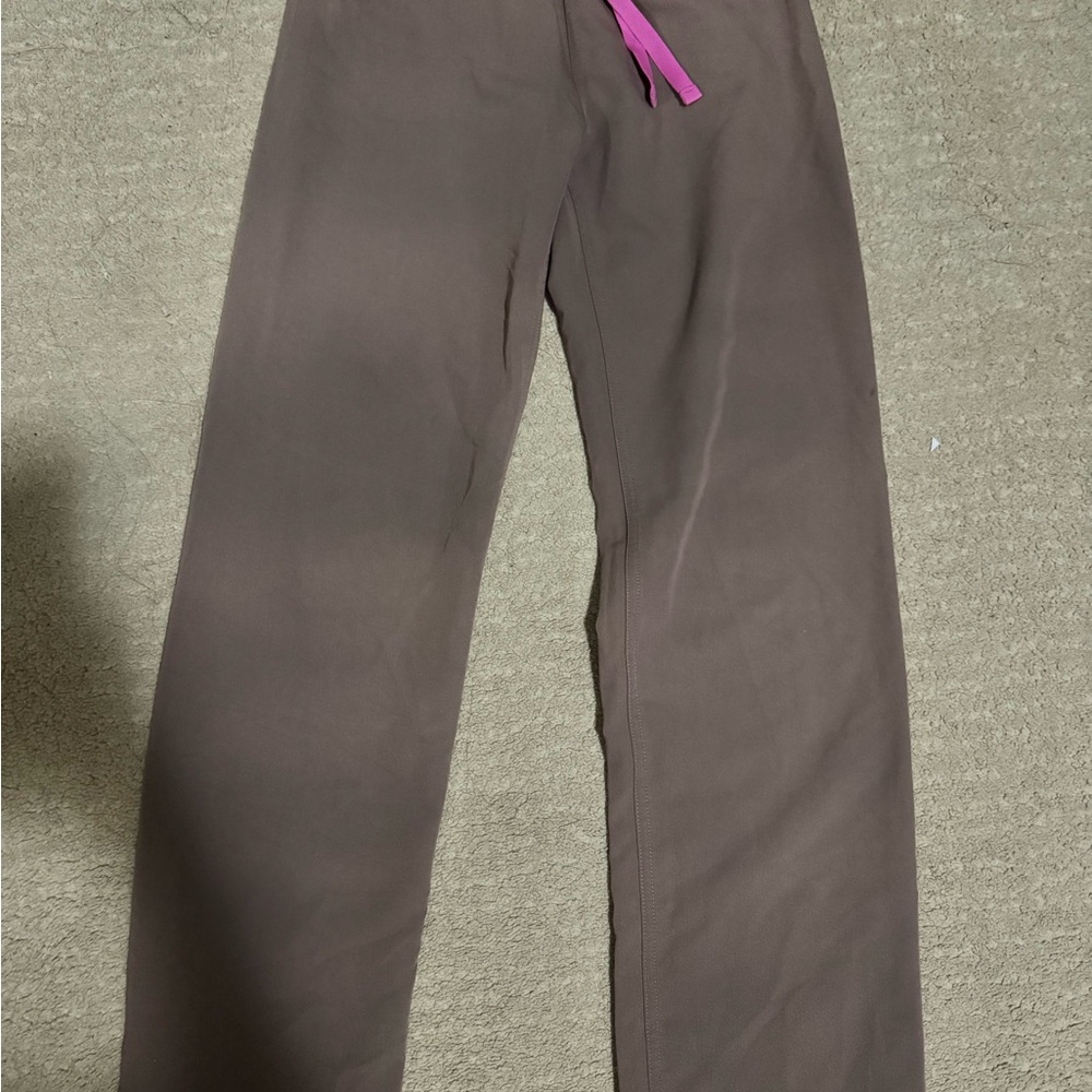 Figs smokey taupe XXSP